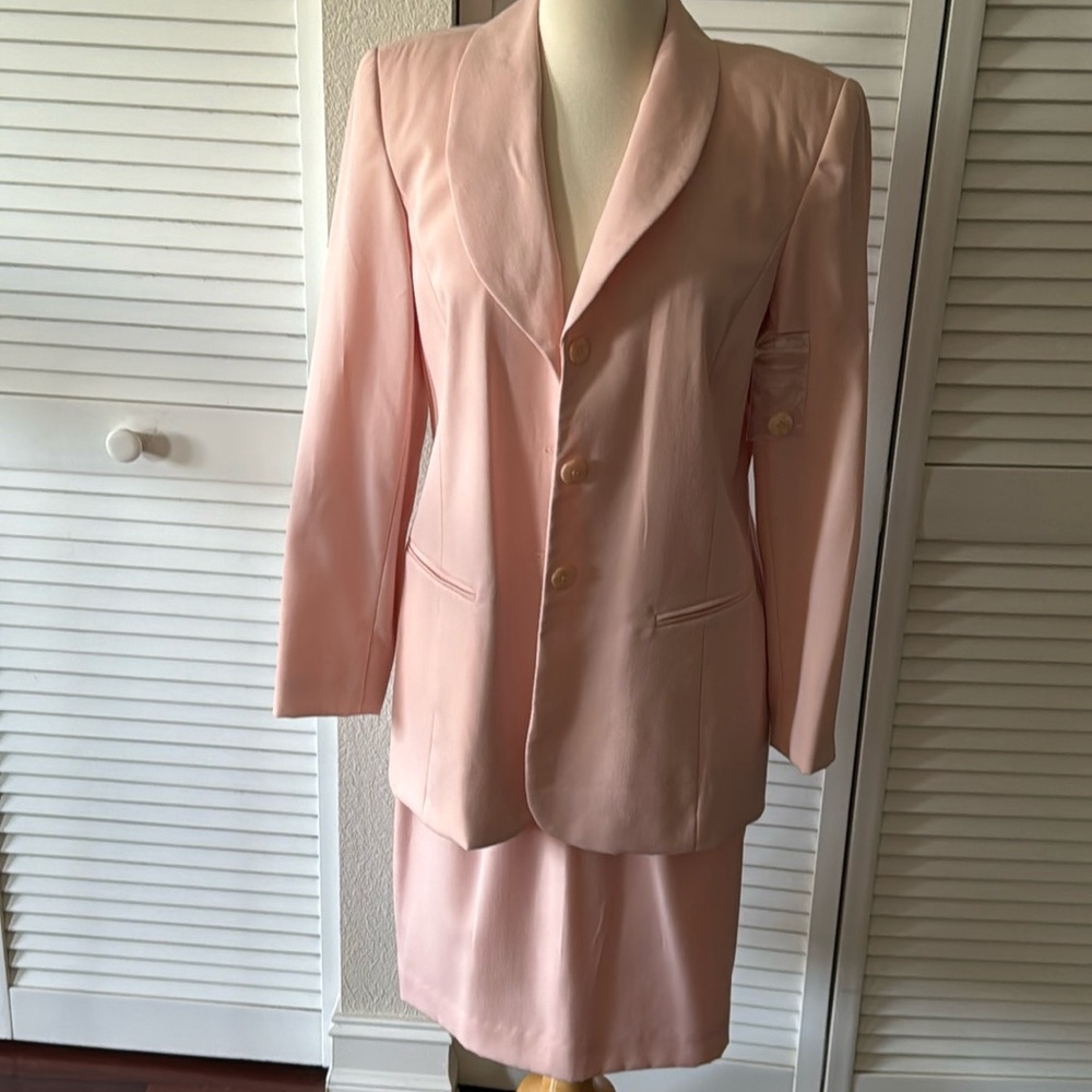 Jacqueline Ferrar Skirt suit size 8
